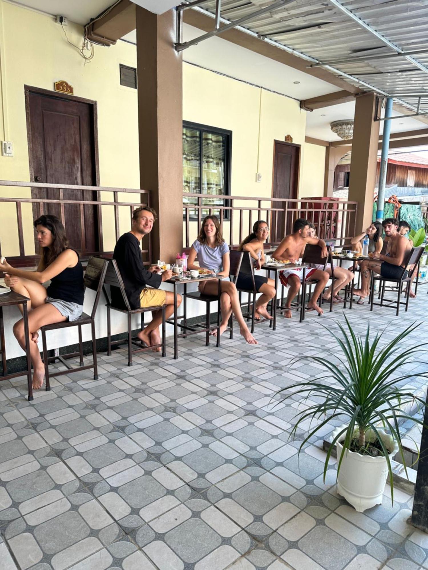 Vang Vieng Guesthouse Buitenkant foto