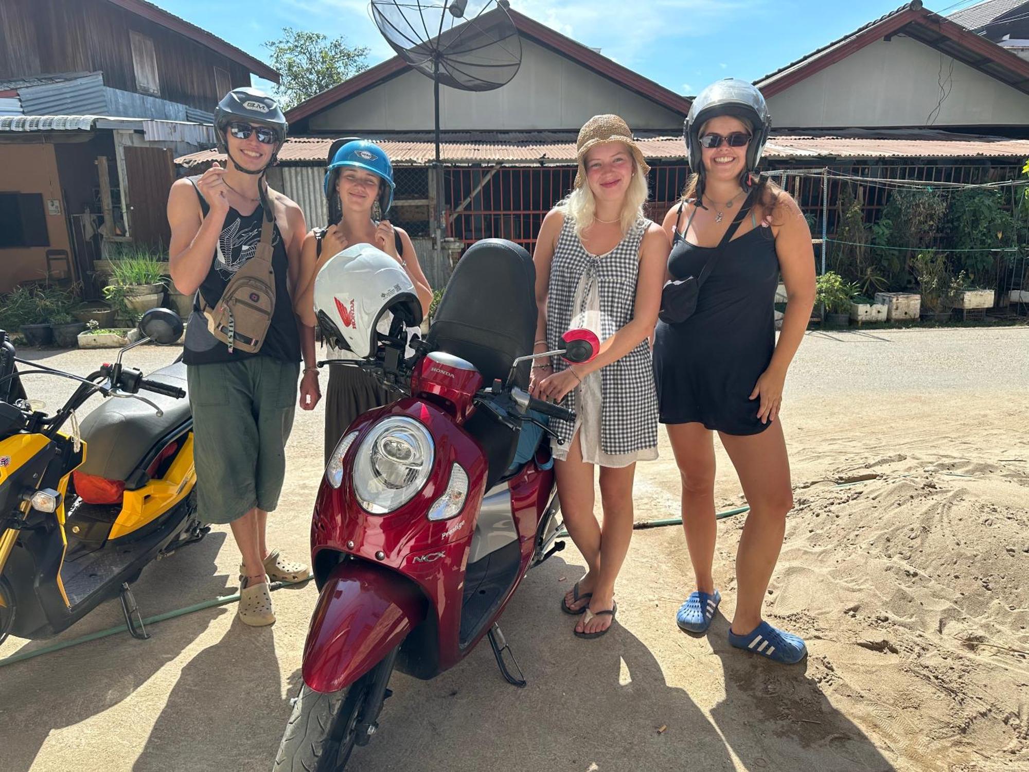 Vang Vieng Guesthouse Buitenkant foto